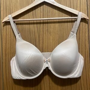 ❤️‍🔥❤️‍🔥2 for $35❤️‍🔥❤️‍🔥 Victoria’s Secret beige bra